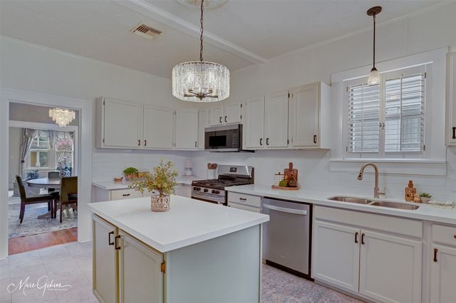 412 Forest Avenue, Shreveport, LA 71104