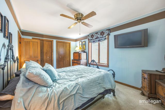 14960 White Creek Avenue NE, Cedar Springs, MI 49319