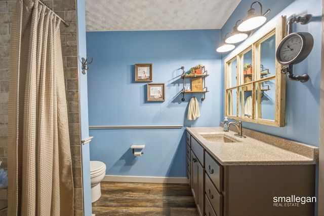 14960 White Creek Avenue NE, Cedar Springs, MI 49319