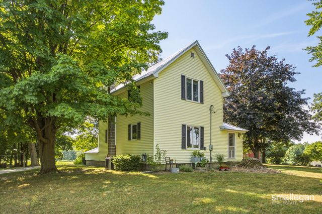 14960 White Creek Avenue NE, Cedar Springs, MI 49319