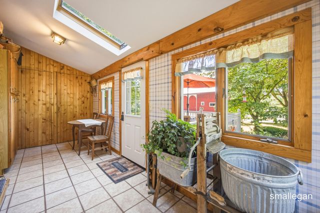 14960 White Creek Avenue NE, Cedar Springs, MI 49319