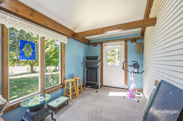 14960 White Creek Avenue NE, Cedar Springs, MI 49319