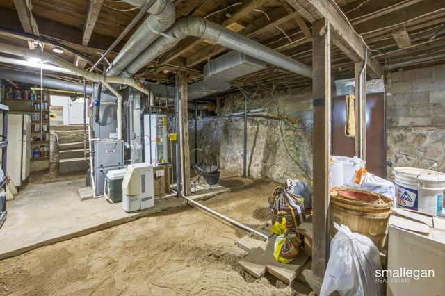 14960 White Creek Avenue NE, Cedar Springs, MI 49319