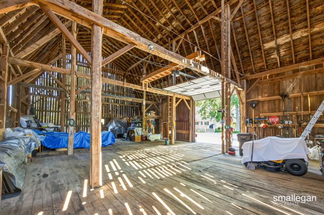 14960 White Creek Avenue NE, Cedar Springs, MI 49319