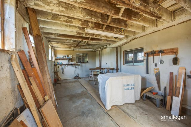 14960 White Creek Avenue NE, Cedar Springs, MI 49319