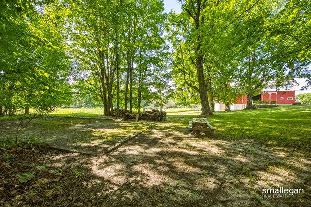 14960 White Creek Avenue NE, Cedar Springs, MI 49319