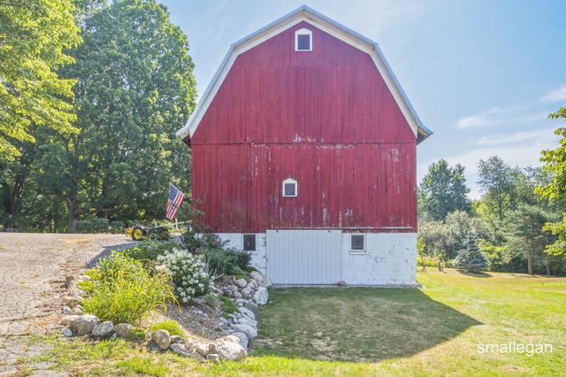 14960 White Creek Avenue NE, Cedar Springs, MI 49319