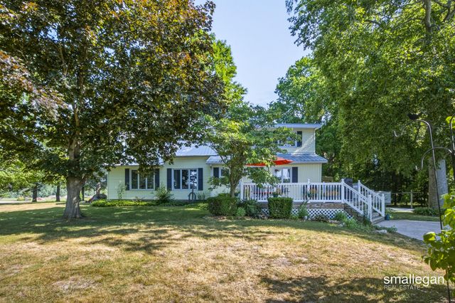 14960 White Creek Avenue NE, Cedar Springs, MI 49319