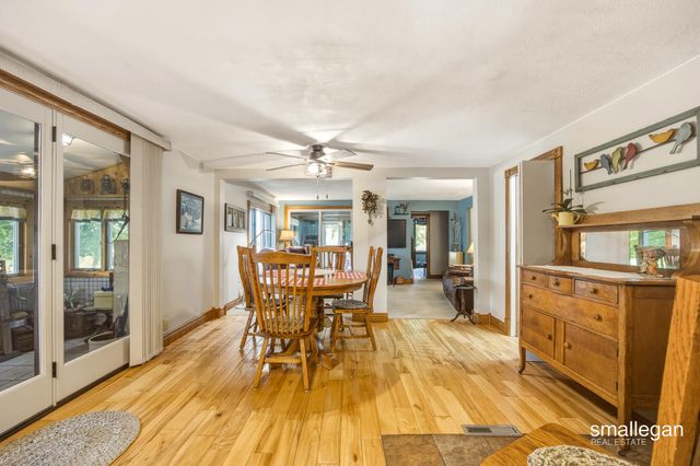14960 White Creek Avenue NE, Cedar Springs, MI 49319