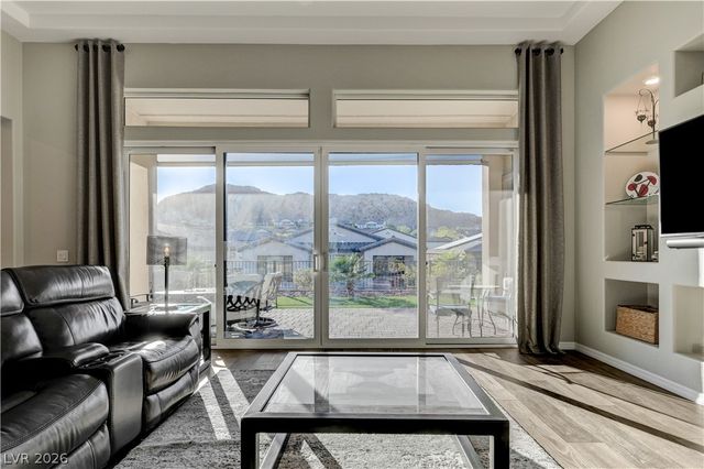 51 Thorn Creek Street, Henderson, NV 89011