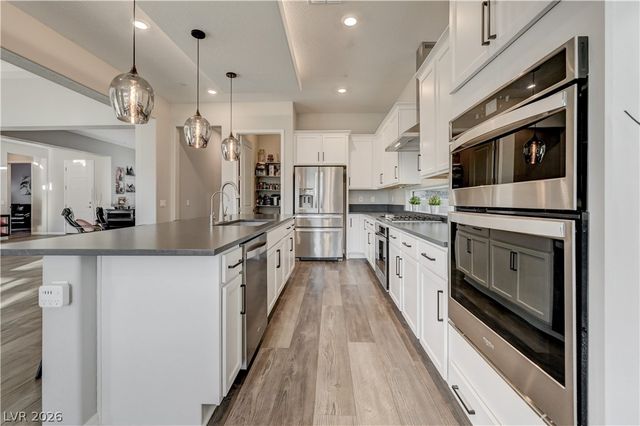 51 Thorn Creek Street, Henderson, NV 89011