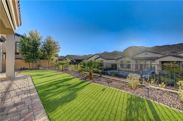 51 Thorn Creek Street, Henderson, NV 89011