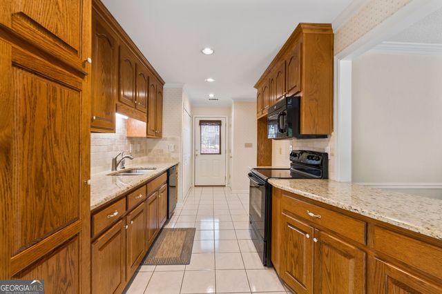 981 Clubland Way, Marietta, GA 30068