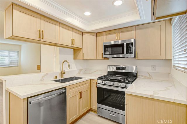 533 W 9th, Upland, CA 91786