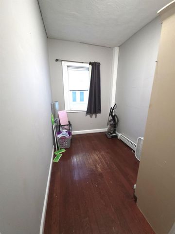 729 Pine Street, Manchester, NH 03104