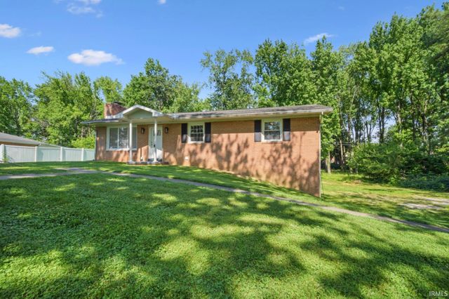 3300 Maple Lane, Newburgh, IN 47630