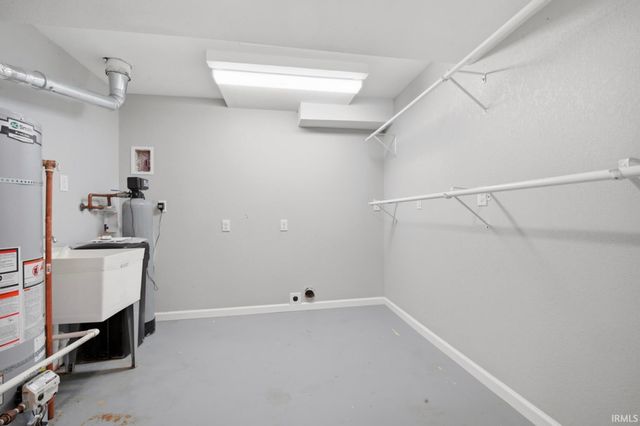 3300 Maple Lane, Newburgh, IN 47630