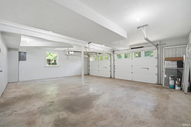 3300 Maple Lane, Newburgh, IN 47630