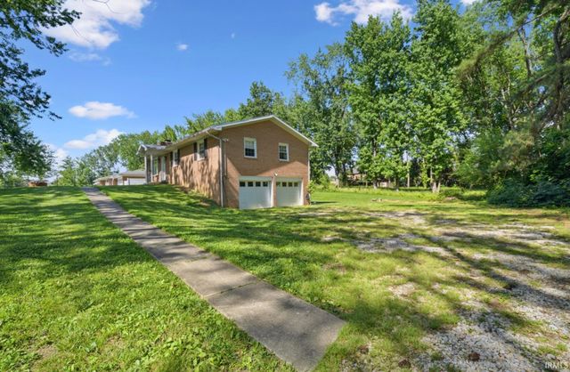 3300 Maple Lane, Newburgh, IN 47630