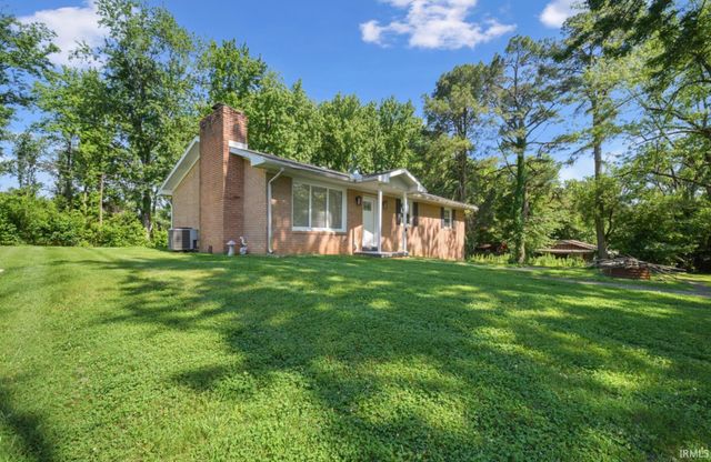 3300 Maple Lane, Newburgh, IN 47630