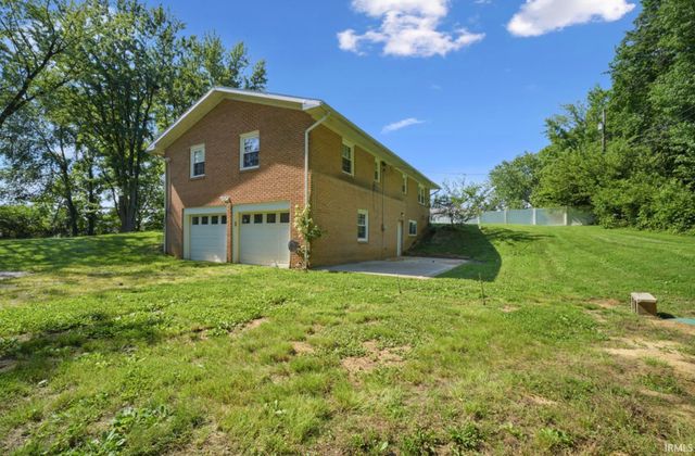 3300 Maple Lane, Newburgh, IN 47630
