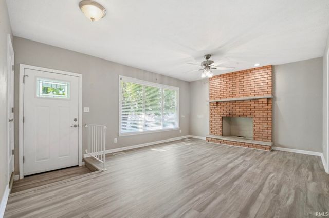 3300 Maple Lane, Newburgh, IN 47630