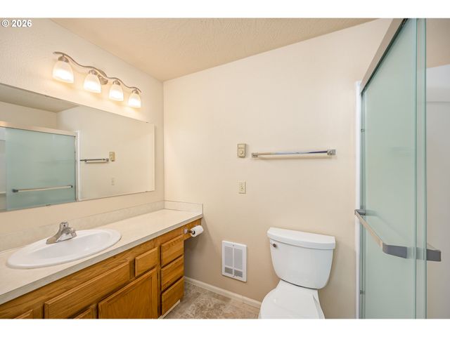 639 S 70TH St, Springfield, OR 97478