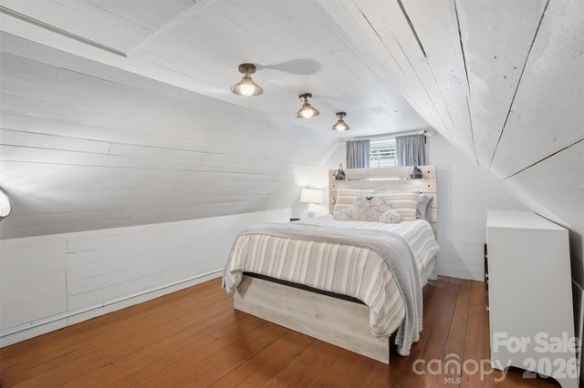 500 N Main Avenue, Newton, NC 28658