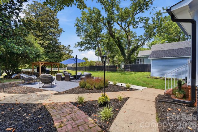 500 N Main Avenue, Newton, NC 28658