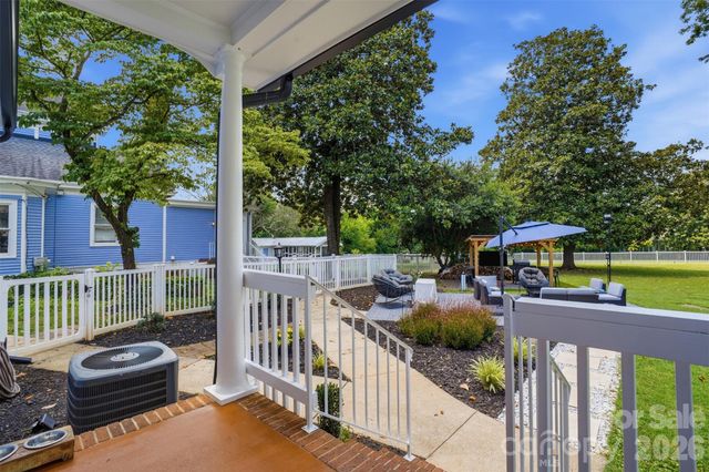 500 N Main Avenue, Newton, NC 28658