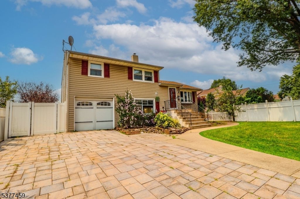 251 Amherst Ave, Woodbridge Twp., NJ 07067