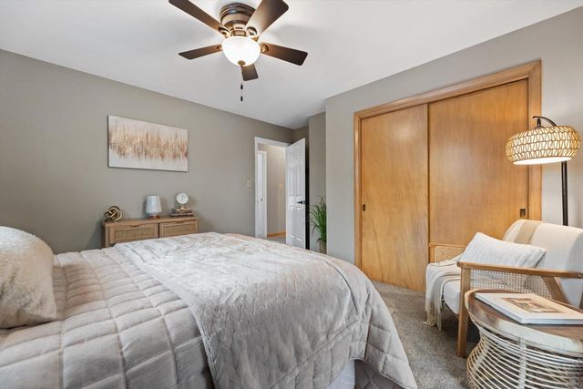 N62W23905 Sunset DRIVE, Sussex, WI 53089