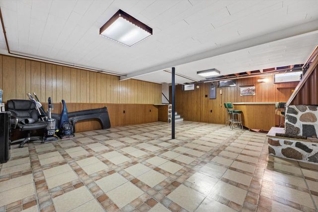 N62W23905 Sunset DRIVE, Sussex, WI 53089