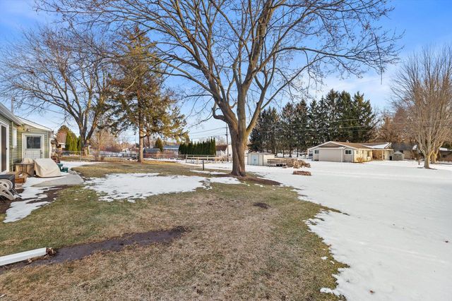 N62W23905 Sunset DRIVE, Sussex, WI 53089