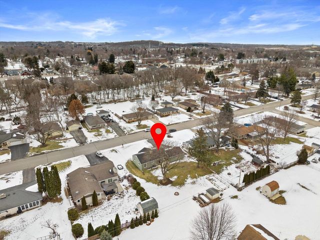 N62W23905 Sunset DRIVE, Sussex, WI 53089