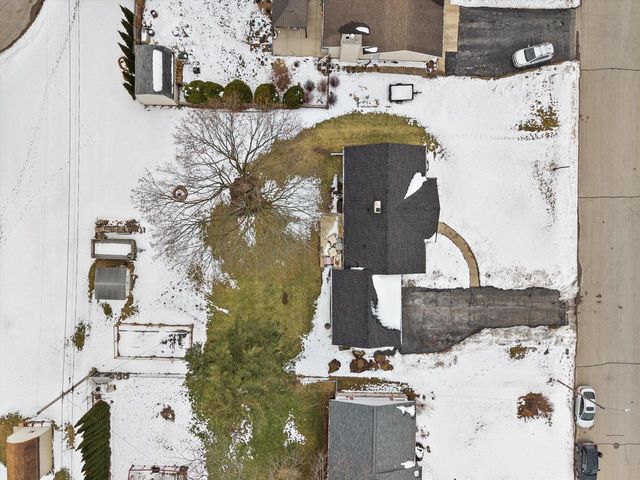 N62W23905 Sunset DRIVE, Sussex, WI 53089