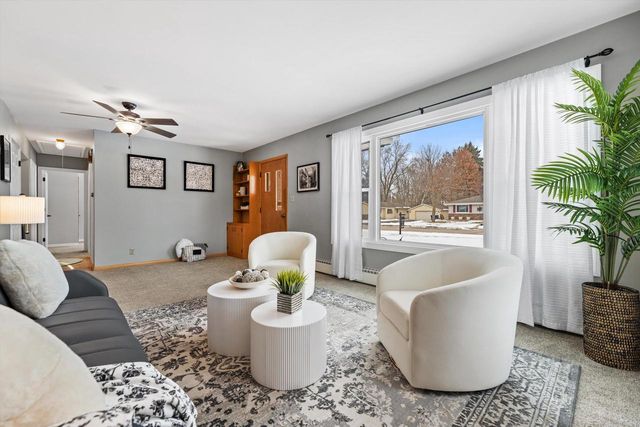 N62W23905 Sunset DRIVE, Sussex, WI 53089