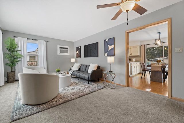 N62W23905 Sunset DRIVE, Sussex, WI 53089