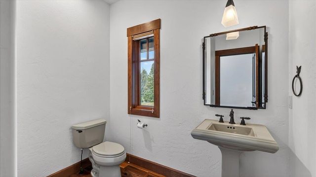 54 N Chief Garry Dr, Liberty Lake, WA 99019