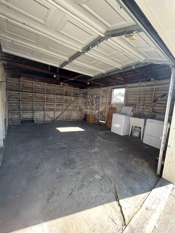 1768 Country Club Blvd, Stockton, CA 95204