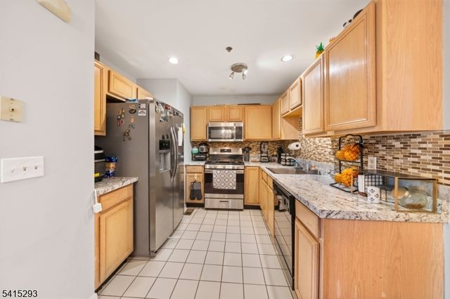 20 S Midland Ave 5, Kearny Town, NJ 07032