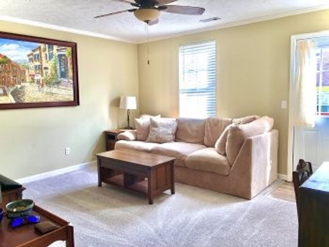 108 Edgehill Ln, Hendersonville, TN 37075