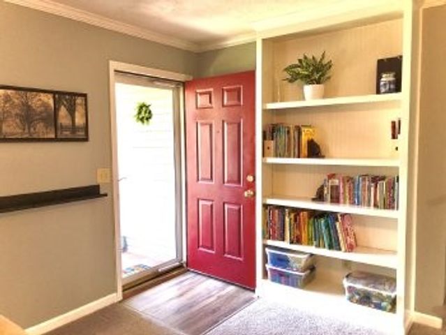 108 Edgehill Ln, Hendersonville, TN 37075