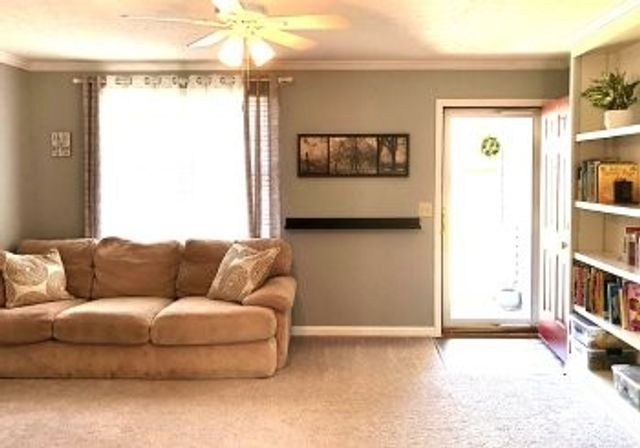 108 Edgehill Ln, Hendersonville, TN 37075