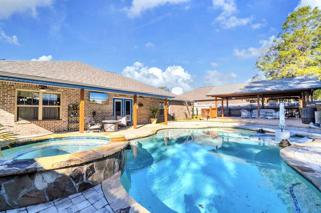 801 Patio Rd, Fort Walton Beach, FL 32547