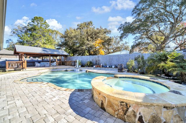 801 Patio Rd, Fort Walton Beach, FL 32547