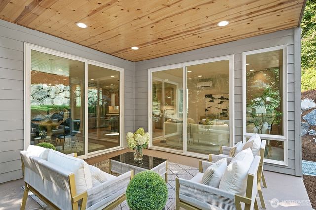 1072 205th Avenue NE, Sammamish, WA 98074