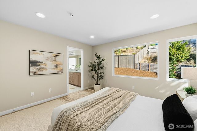 1072 205th Avenue NE, Sammamish, WA 98074