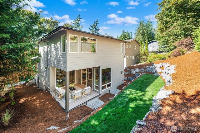 1072 205th Avenue NE, Sammamish, WA 98074