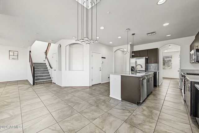 3275 E SPORTS Drive, Gilbert, AZ 85298